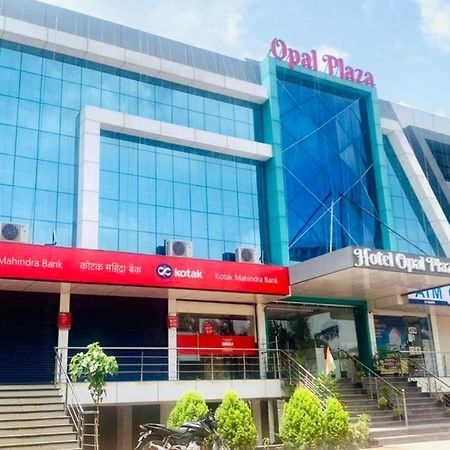 Hotel Opal Plaza Executive Waluj Buzurg Exterior foto