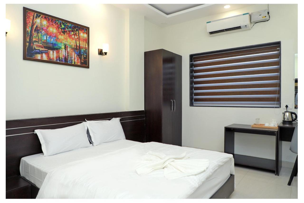 Hotel Opal Plaza Executive Waluj Buzurg Exterior foto