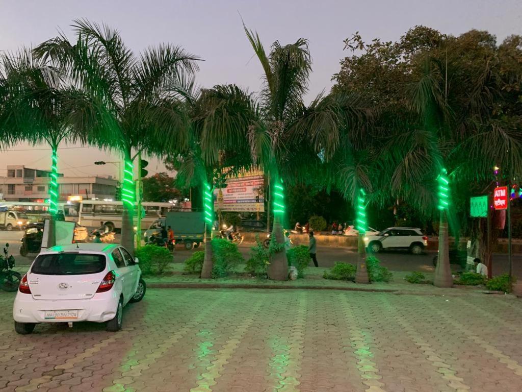 Hotel Opal Plaza Executive Waluj Buzurg Exterior foto