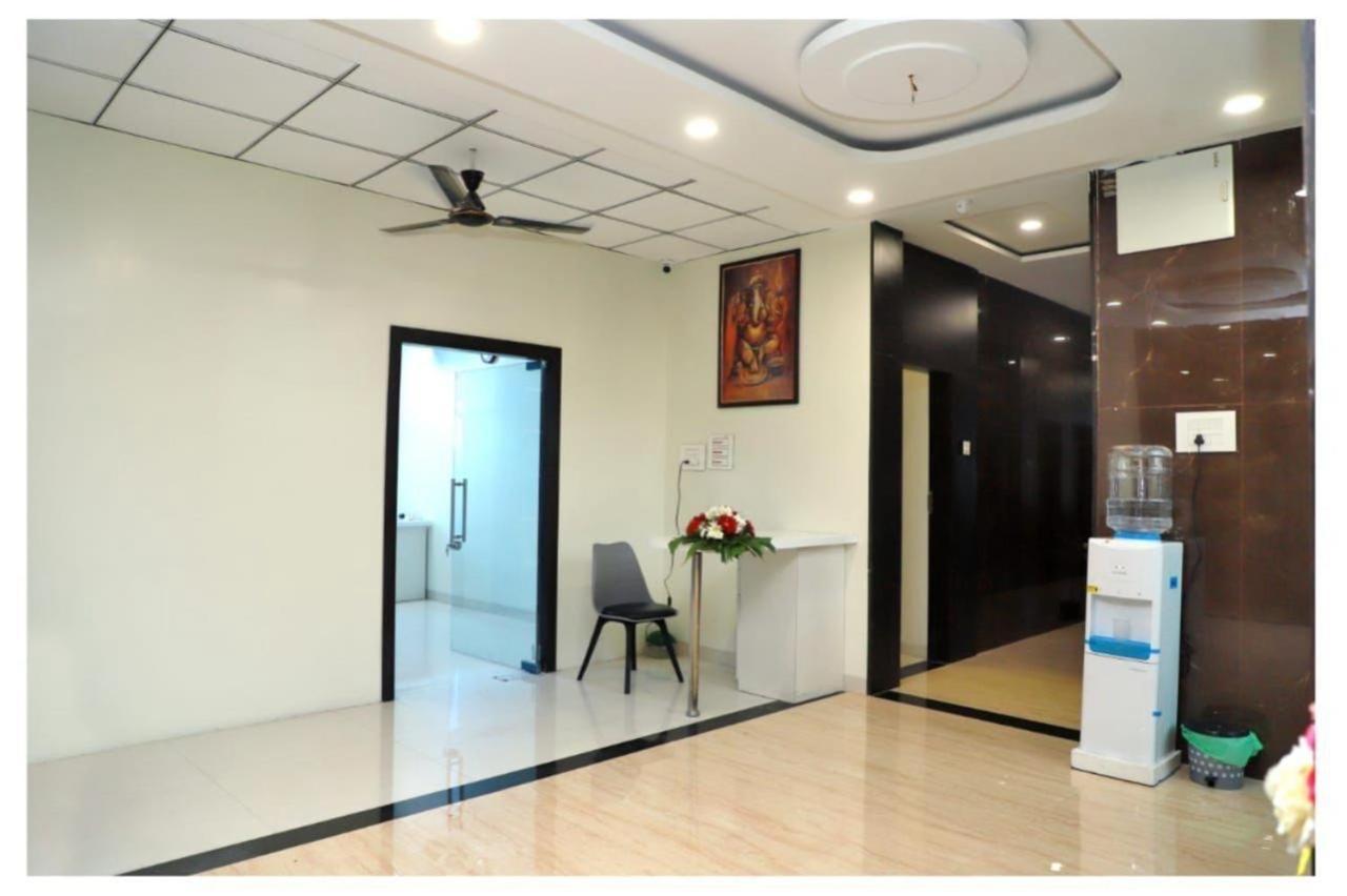 Hotel Opal Plaza Executive Waluj Buzurg Exterior foto