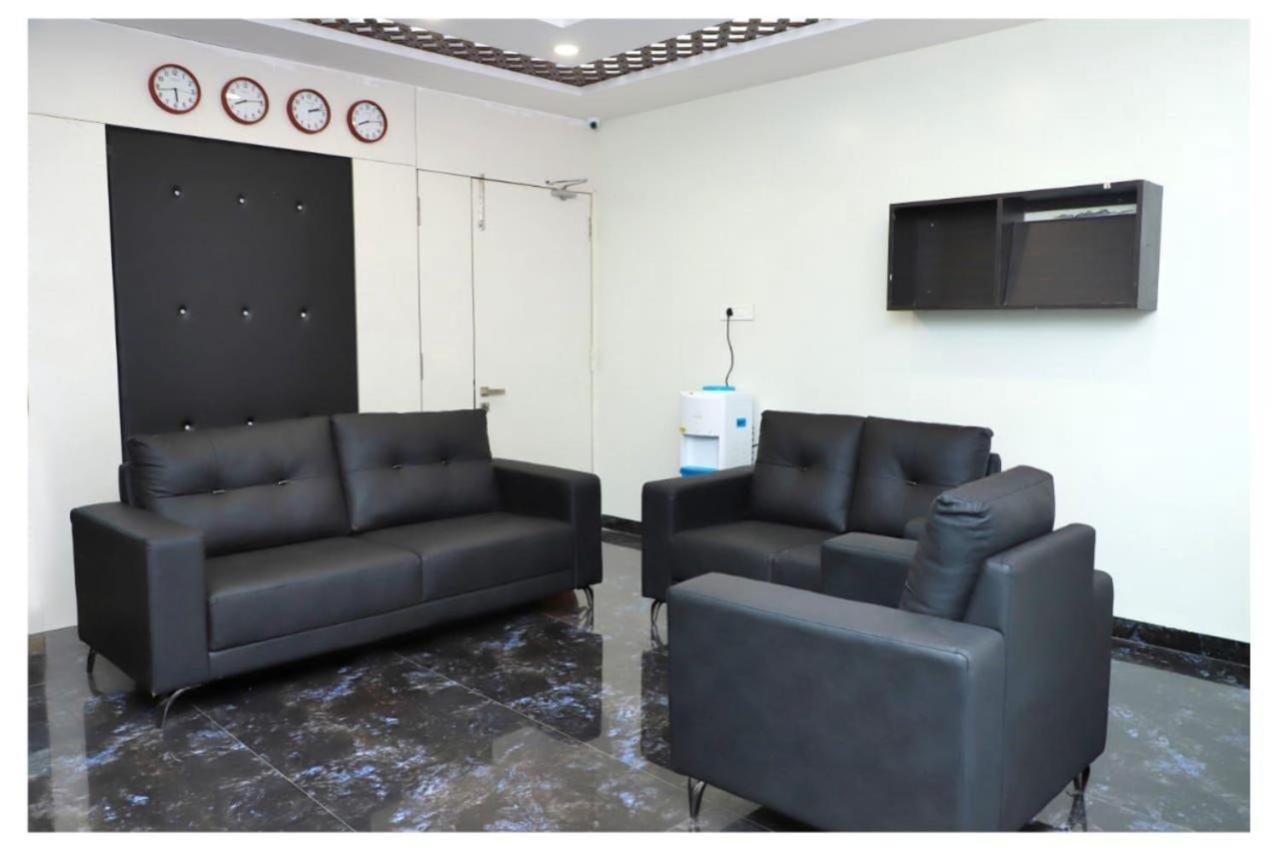 Hotel Opal Plaza Executive Waluj Buzurg Exterior foto